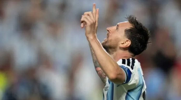 De otro planeta: Argentina goleó a Argelia con un hattrick de Leo Messi en su debut en el Mundial