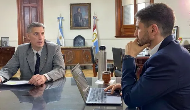 Santa Fe analiza el adelanto de coparticipación que le ofrece el gobierno de Milei