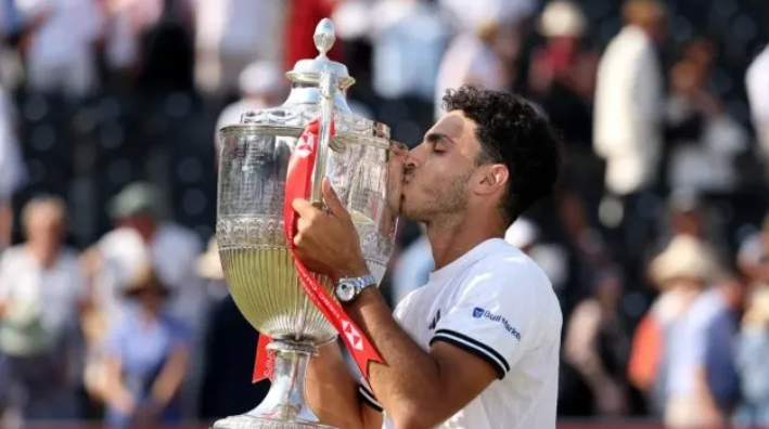 Cerúndolo, el primer argentino campeón en Queen’s y ganador de su primer ATP 500