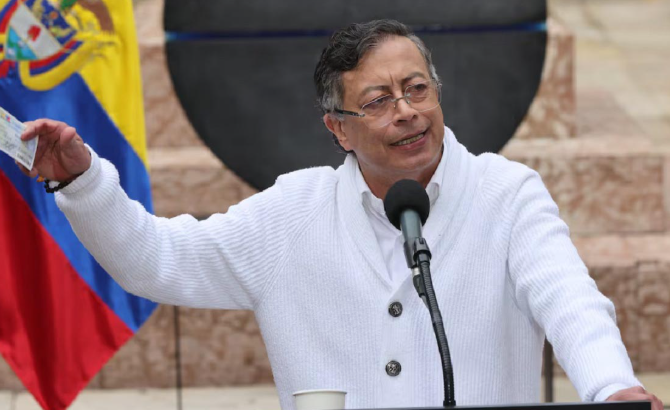 Petro y el registrador de Colombia advierten que solo tras el escrutinio final se podrá proclamar al nuevo presidente