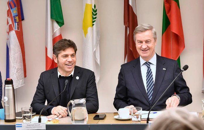 Kicillof se reunió con el embajador de la Unión Europea en busca de inversiones y suma fotos al álbum internacional