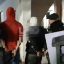 Barrio Los Hornos: persecución motorizada y dos menores detenidos con una pistola de guerra