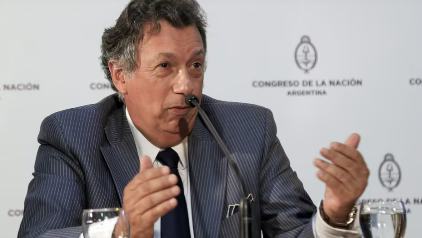 Anularon el DNU que transfería a Migraciones el trámite de la ciudadanía argentina