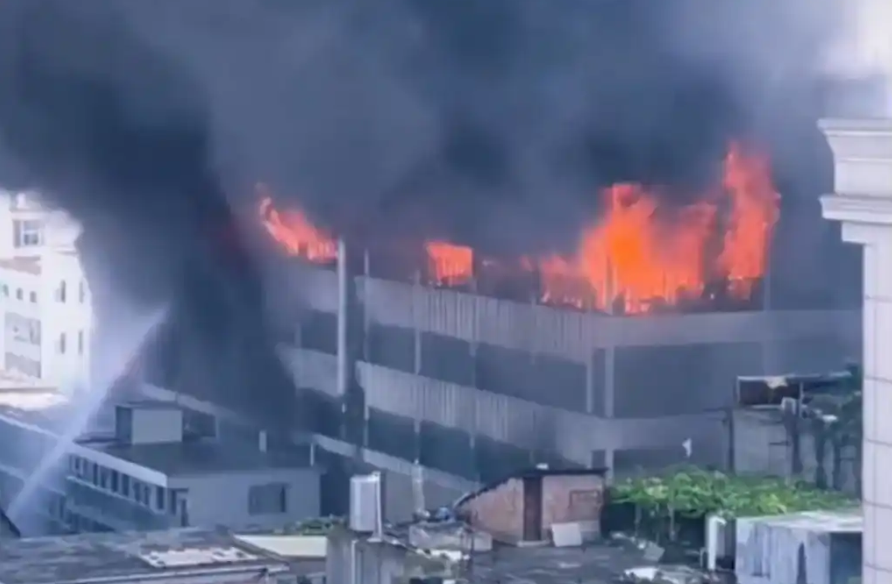 Al menos 28 muertos luego de incendiarse una fábrica de zapatos Tragedia en China