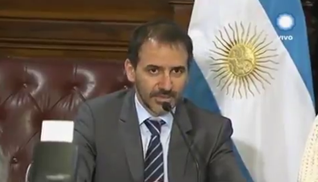 “Todo lo que está haciendo el gobierno tiene que ver con que está mal en las encuestas”
