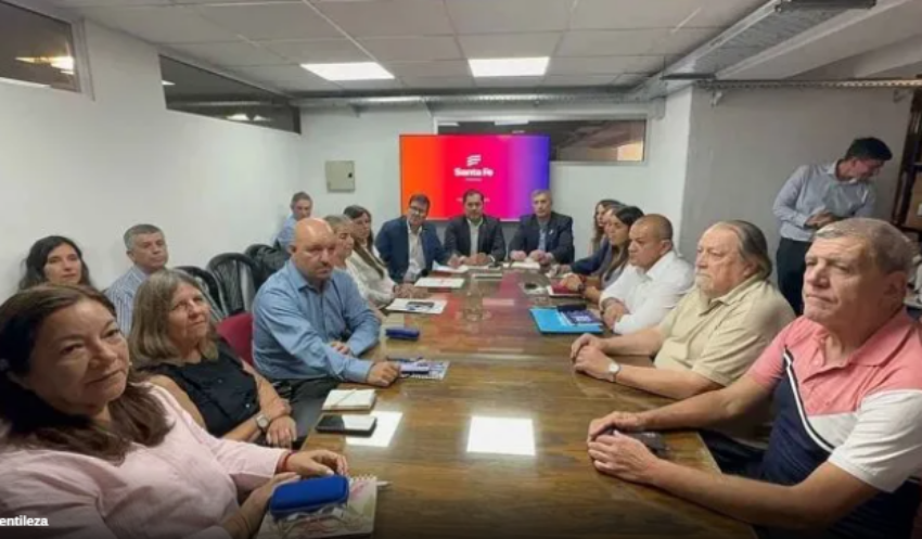Santa Fe reabre las paritarias: este jueves arranca la negociación salarial del segundo semestre con estatales y docentes