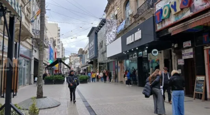 Inglaterra paraliza Santa Fe: la mayoría de los comercios de la ciudad atenderá con horario especial