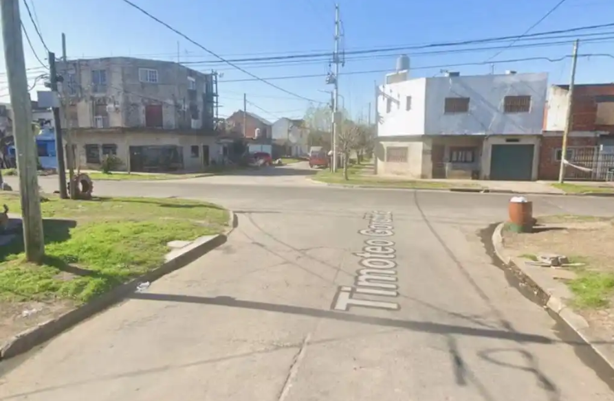 Lomas de Zamora: un policía enfrentó a cuatro delincuentes que intentaron robarle y mató a uno de ellos