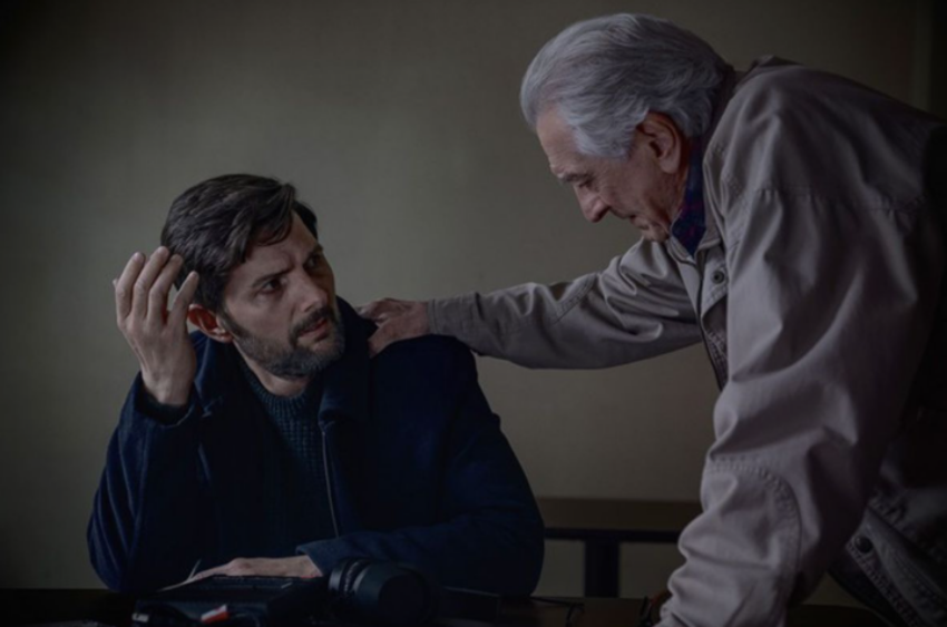 Adam Scott y Robert De Niro, juntos en el thriller «Susurran tu nombre»