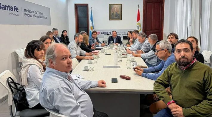 Paritaria de Salud: AMRA y Siprus reclamaron un salario inicial de $3 millones y pases a planta permanente