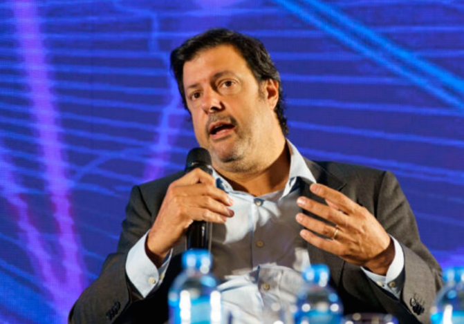 Otra baja en el área de Ciencia y Tecnología expone el avance del desfinanciamiento y la purga interna en el Gobierno