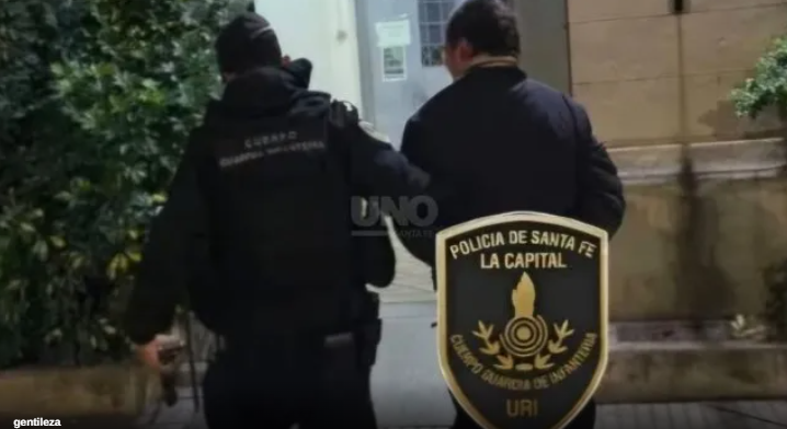 Atacaron a la Policía durante los festejos por el subcampeonato mundial: un oficial herido y tres aprehendidos