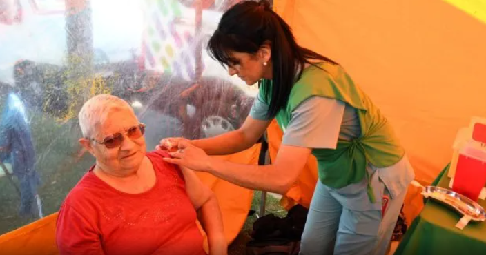 Santa Fe: continúa la campaña de vacunación itinerante con dosis gratuitas contra la gripe y neumonía