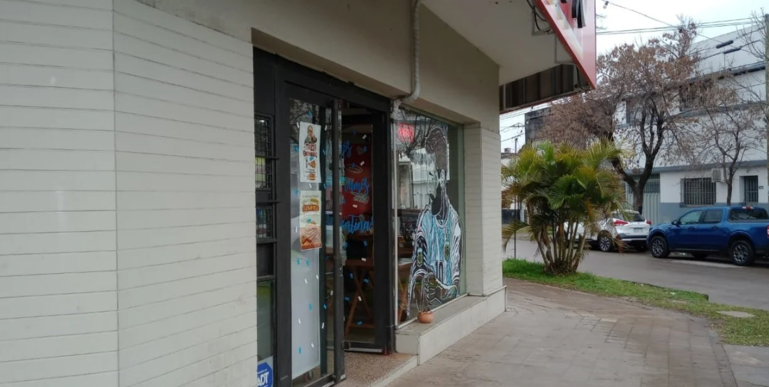 “El susto se queda”: asaltaron dos veces en tres días a un drugstore de López y Planes