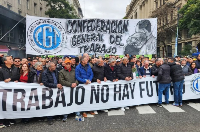 La CGT, las CTA y movimientos sociales marcharán mañana al Congreso junto a los jubilados