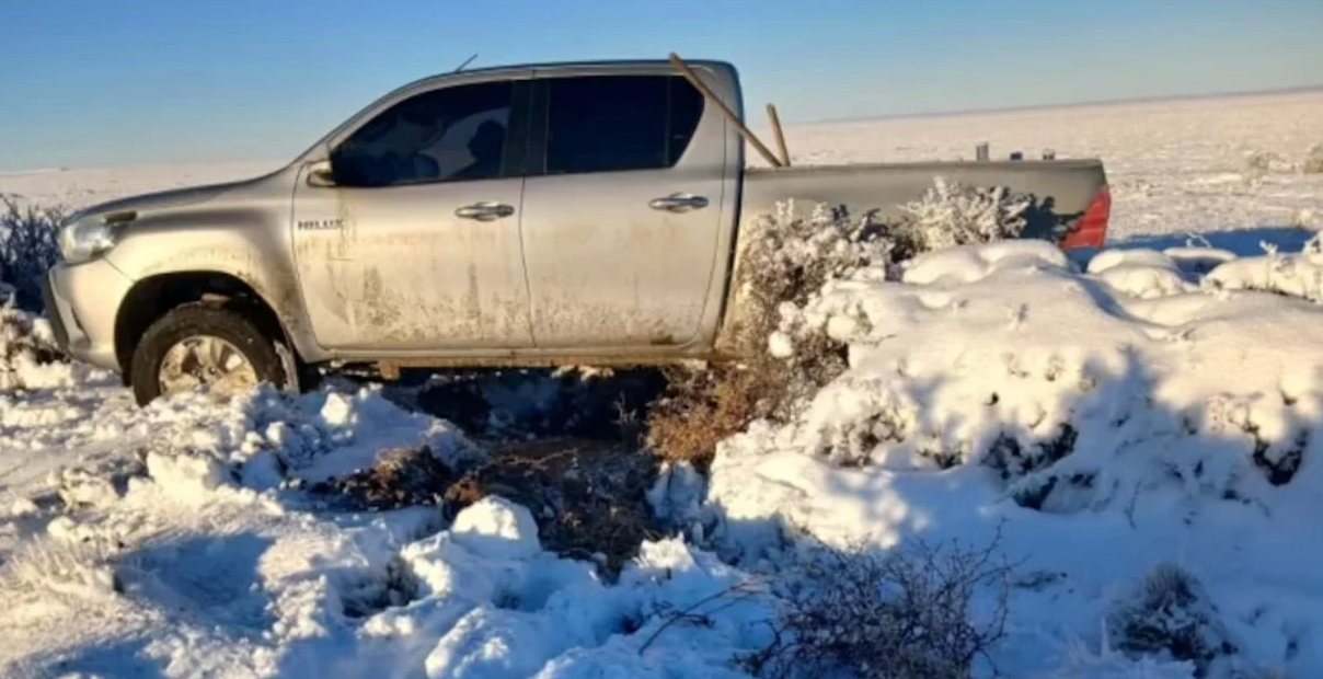 Rescataron a una pareja tras pasar 44 horas atrapada en la nieve con -22 °C en Santa Cruz
