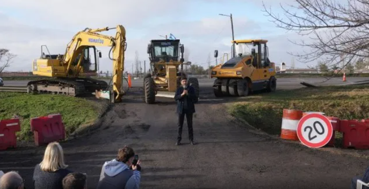 Pullaro destacó la inversión en obra pública en Santa Fe y afirmo que el Gobierno cuenta con “los recursos para pagar sin demoras”
