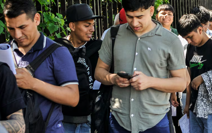 Desempleo, depresión, drogas y alcohol: casi el 50% de los jóvenes argentinos viven en estado de vulnerabilidad