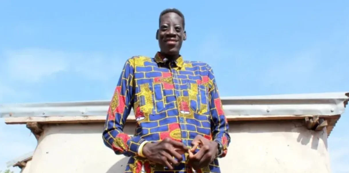 Murió Sulemana Abdul Samed, el hombre más alto de Ghana