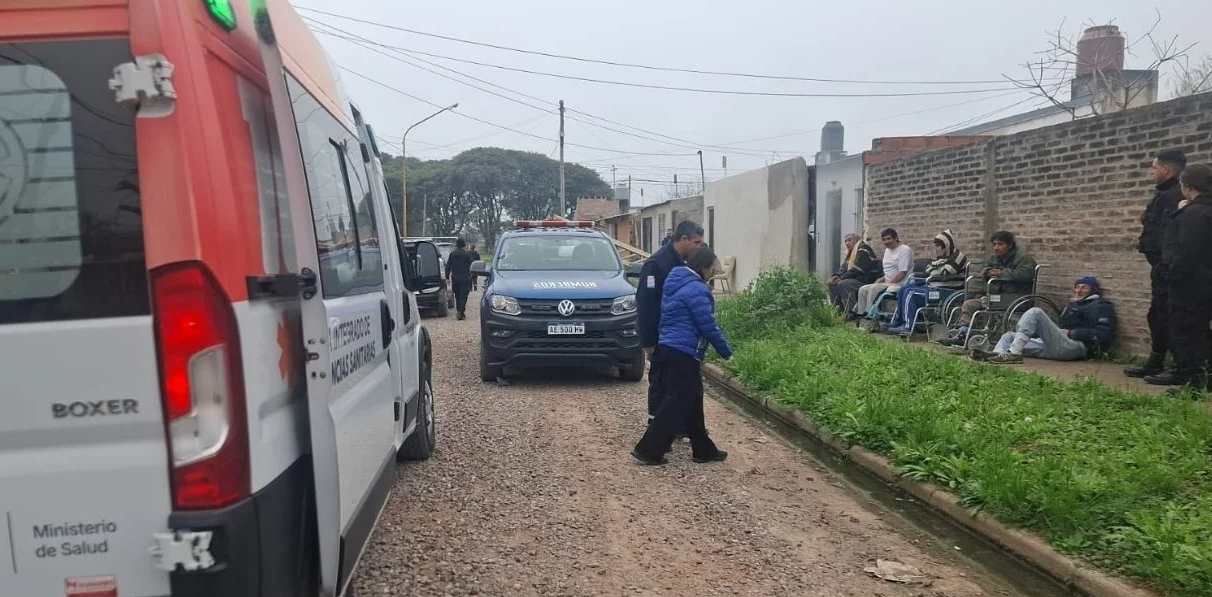 Incendio y tensión en una vivienda que funcionaría como pensión para adultos mayores