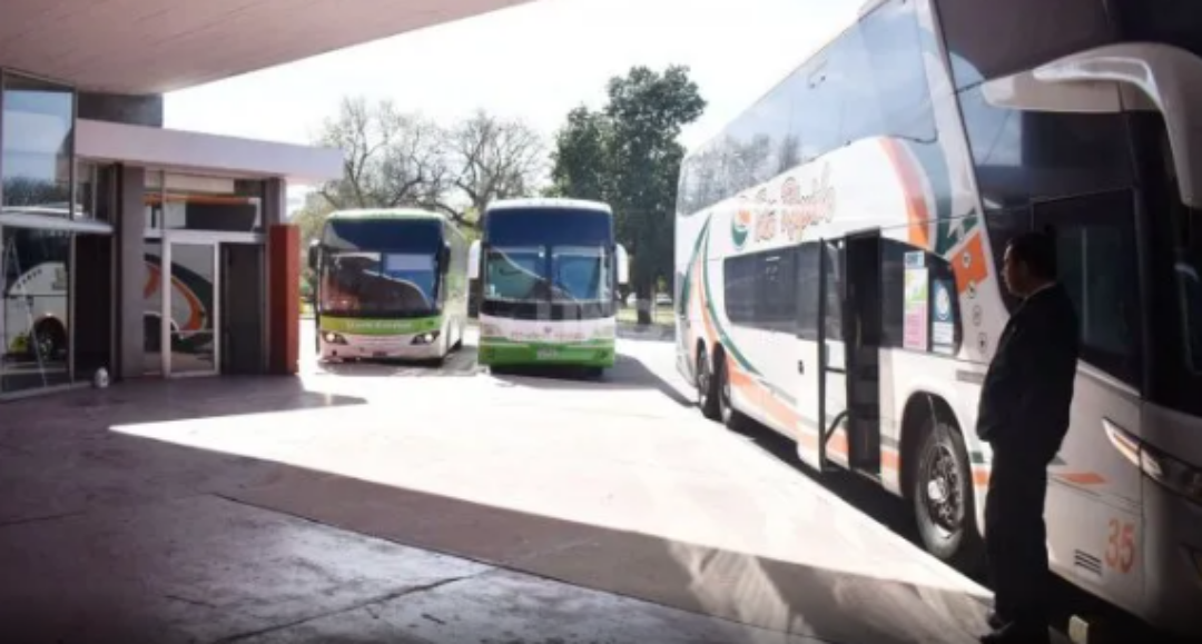 Cambia el transporte entre Santa Fe y Rosario por la ruta nacional 11: más frecuencias y un solo boleto