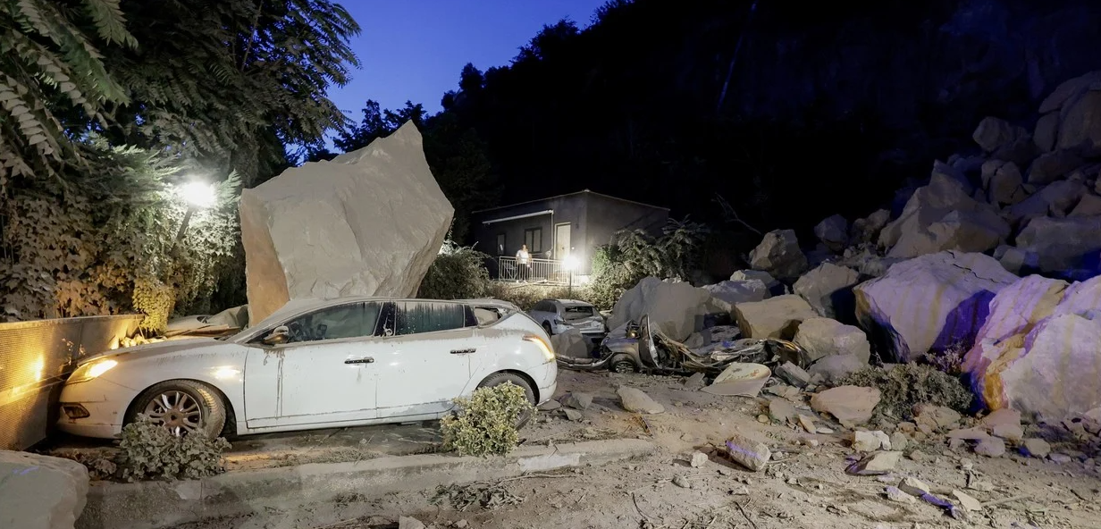 Fuerte temblor de magnitud 4,7 cerca de Nápoles causó derrumbes y dejó heridos