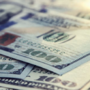 La compra de dólares no baja de 2000 millones