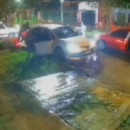 “Bajate del auto, tomatela”: delincuentes robaron un auto en Isidro Casanova y quedaron filmados