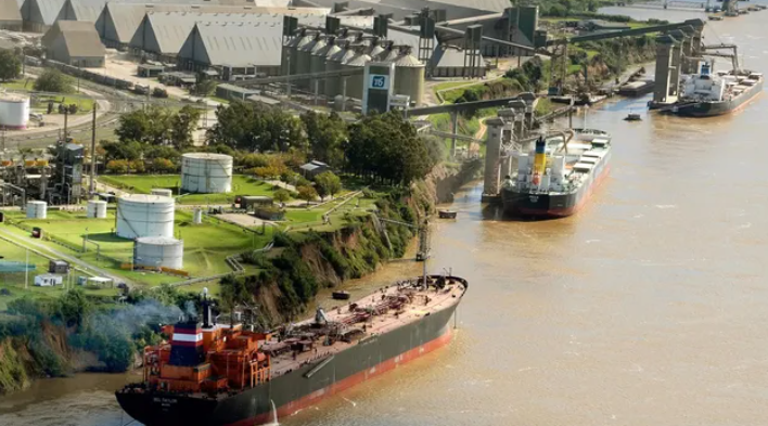 Pullaro y empresarios viajan a Chile para posicionar los puertos del sur de Santa Fe como salida para las exportaciones mineras