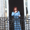 Otro capítulo de la persecución a Cristina Kirchner: ordenan embargar el departamento de San José 1111