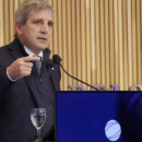 Caputo apuntó contra un viejo dogma: el atraso cambiario como freno a la competitividad