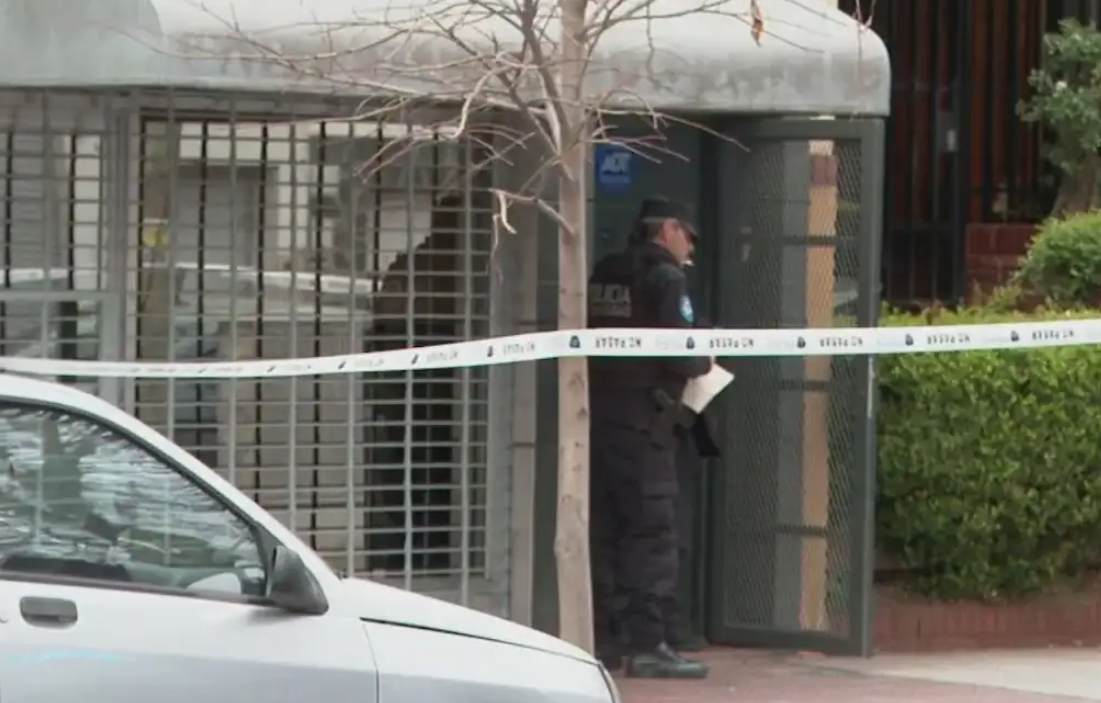 “Papá mató a mamá”: asesinó a su mujer y su hija de 8 años alertó al hermano del femicidio