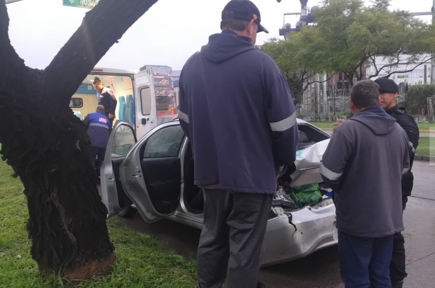 “No llegó a frenar” y chocó de atrás a un auto