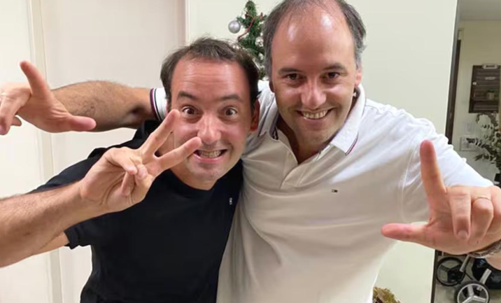 ¡Te toman de boludo!: El hermano de Adorni dijo que se olvidó un cero