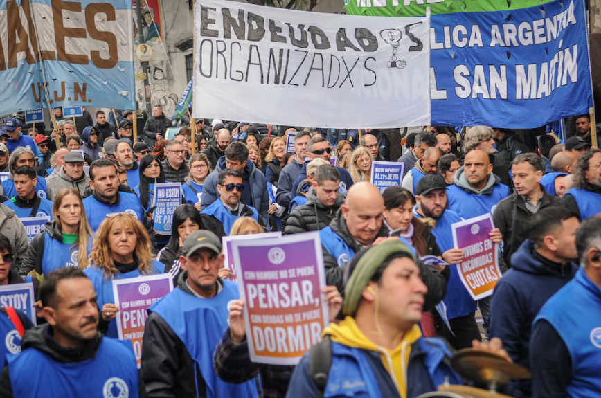 “El arma en la cabeza es el plan económico de Milei”