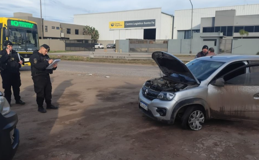Persecución policial terminó con la recuperación de un auto robado