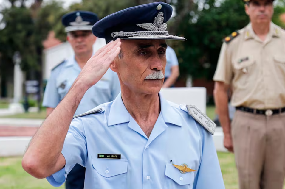 Chile protesta por declaraciones del jefe de la Fuerza Aérea sobre el Estrecho de Magallanes