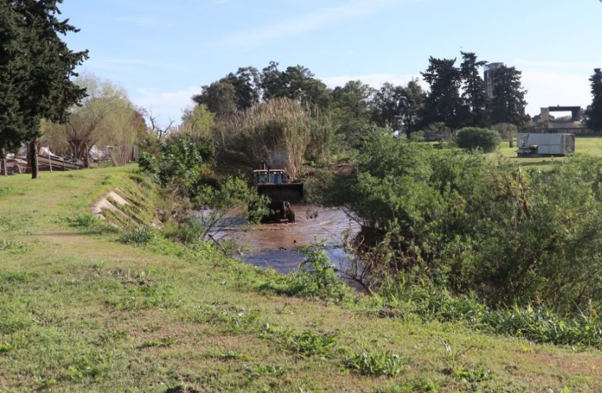 Limpieza en el canal de desagüe pluvial del Túnel Subfluvial