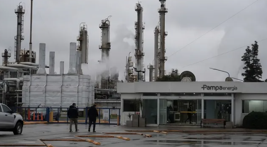 Pampa Energía cerró la planta en el sur de Santa Fe: 100 empleos perdidos y alarma en la industria