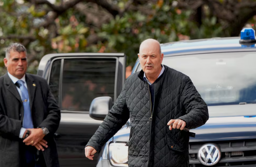 Un Coloso mentiroso: el relato de Sturzenegger para defender el rumbo económico de Milei y una particular confesión