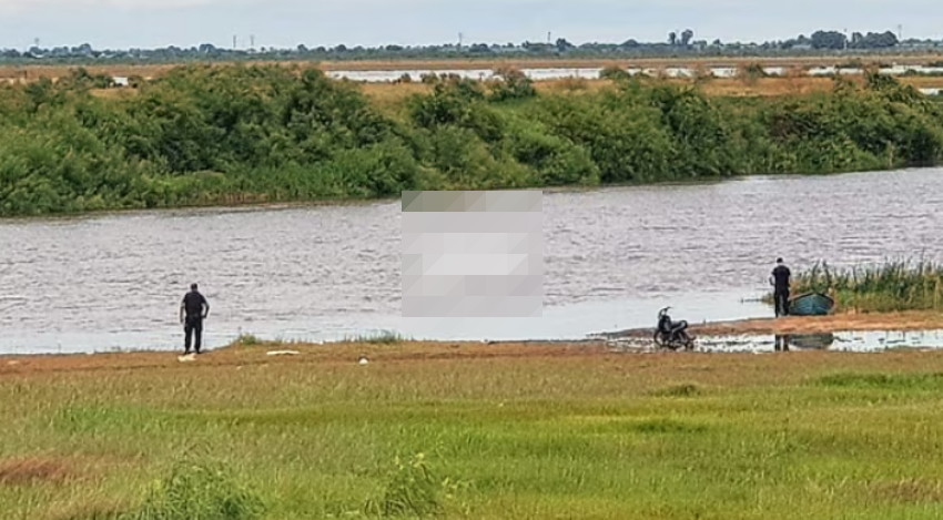 Buscan intensamente a un joven de 19 años en el río Salado: desapareció tras caer de una canoa a la deriva