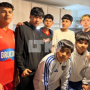 Chicos del Club Pucará reparten viandas a gente en situación de calle