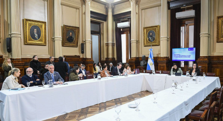 La Comisión de Libertad de Expresión evaluó la delicada situación de la prensa: «No hay periodismo sin periodistas»