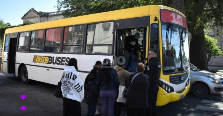 La UTA y la FATAP cerraron la paritaria para el transporte del interior: suba del 10,5% y suma fija de $60.000 para los choferes de colectivos