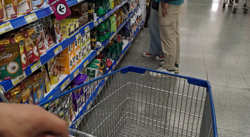 Un país entero con el consumo básico en rojo