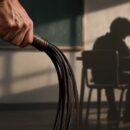 Singapur permite los azotes en las escuelas a partir de los 9 años