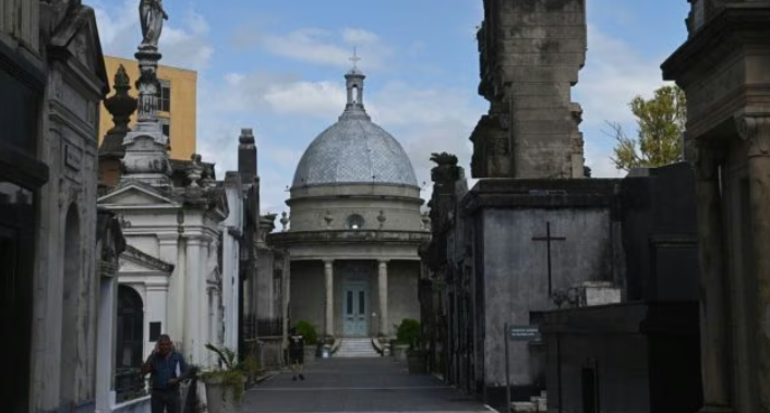 Misterio en el Cementerio Municipal: investigan la sustracción del cuerpo de un bebé en medio de un conflicto intrafamiliar