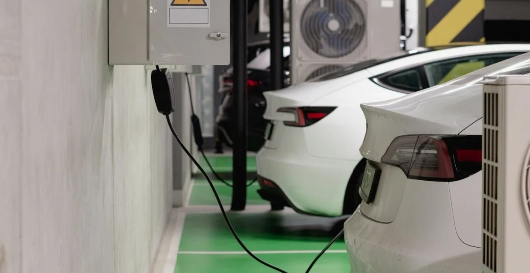 Crearon un programa para diseñar políticas que ordenen el «boom» de autos eléctricos en Santa Fe