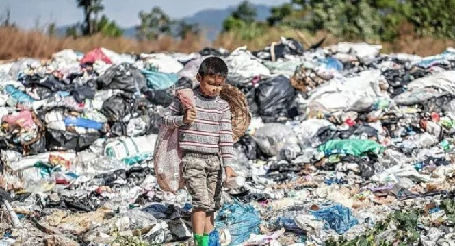 Cáritas Santa Fe distribuye 4.100 bolsones mensuales y advierte por el aumento de la pobreza infantil: «Estamos hipotecando el futuro»