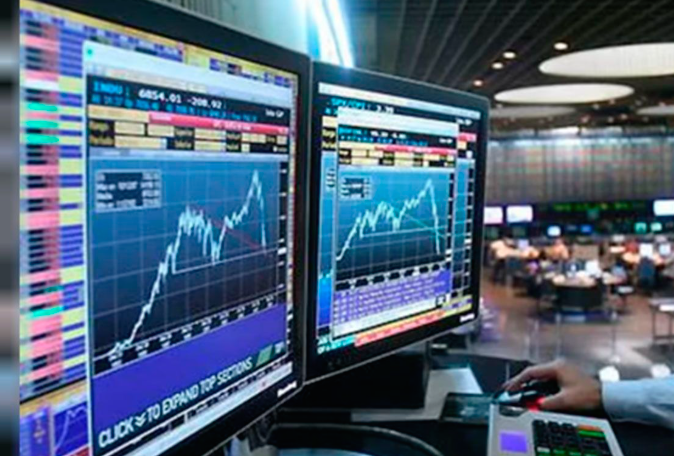 Por segunda semana seguida, el riesgo país cierra en alza y trepa al valor más alto del año